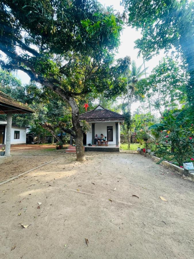 The Munroe Villagio Homey Mundrothuruth Экстерьер фото